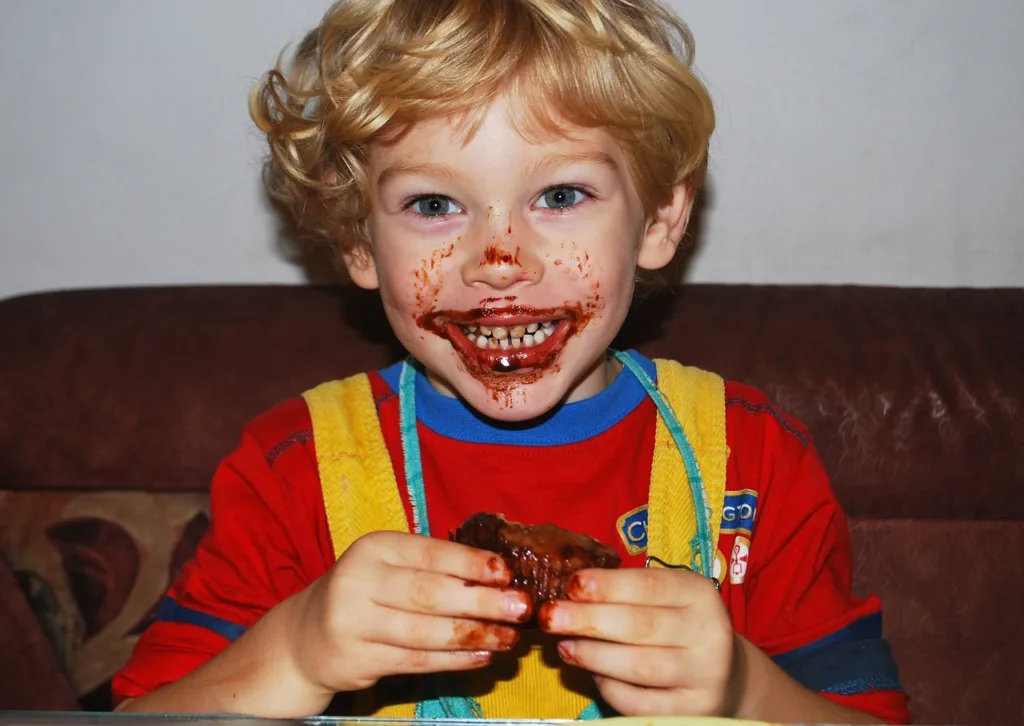 boy, eating, chocolate-709943.jpg