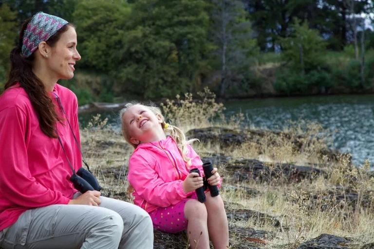 mother, daughter, laughing-937038.jpg